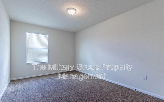 Building Photo - 6914 Sandle Dr
