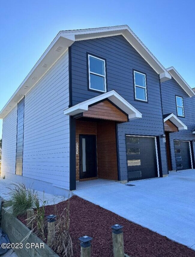 Building Photo - 2511 W 11th St