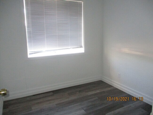 Building Photo - 540 North Ave