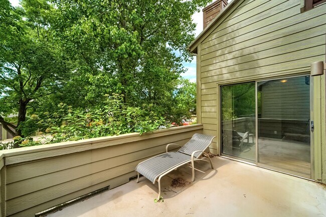 Building Photo - 2 Bedroom Condo in Boulder