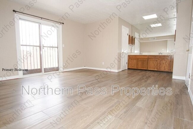 Building Photo - 1582 Bengal Dr