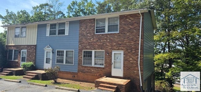 Building Photo - 1055 Rives Rd