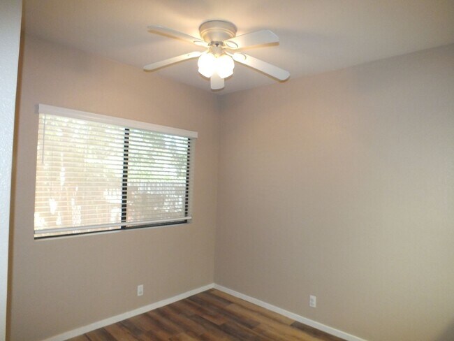 Building Photo - 3 br 2.5 bath Cameron Park Townhome