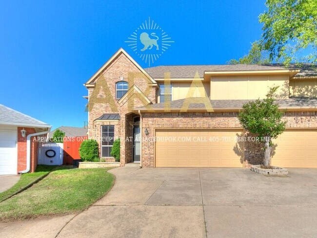 Building Photo - STUNNING 3 BED/2.5 BATH BROOKHAVEN DUPLEX!...