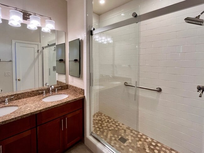 Building Photo - New On Market! Gorgeous Marina Home