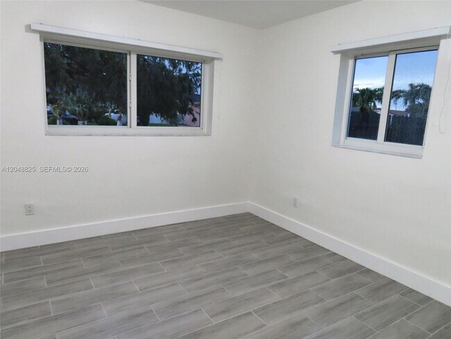 Building Photo - 1030 SW 96th Ave