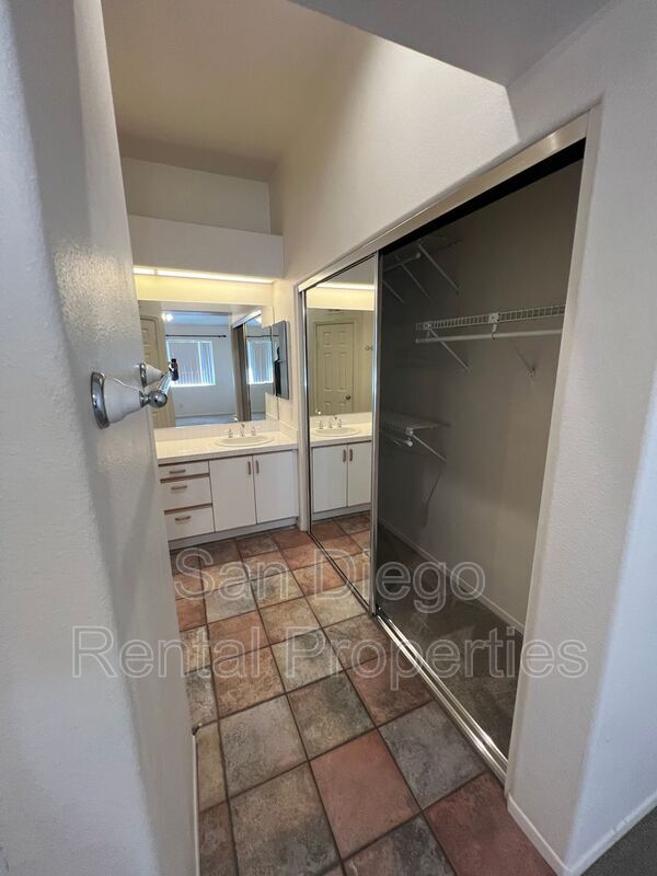 Building Photo - 11968 Tivoli Park Row