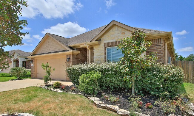 Primary Photo - For Lease | 3 Bed, 2 Bath | 1,766 Sq Ft | ...