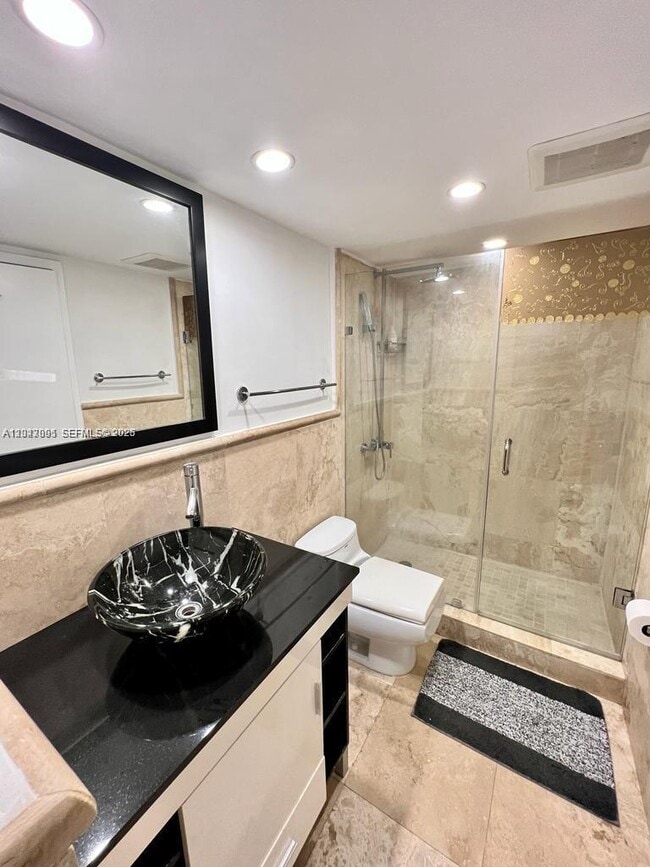Building Photo - 2030 S Ocean Dr