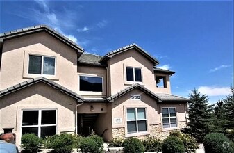 Building Photo - 2 Bedroom Condo Minutes to Ft. Carson