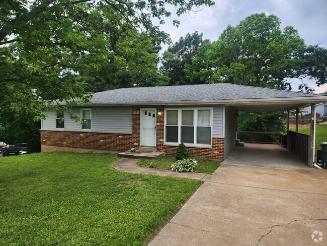 Building Photo - 1827 Glatt Dr