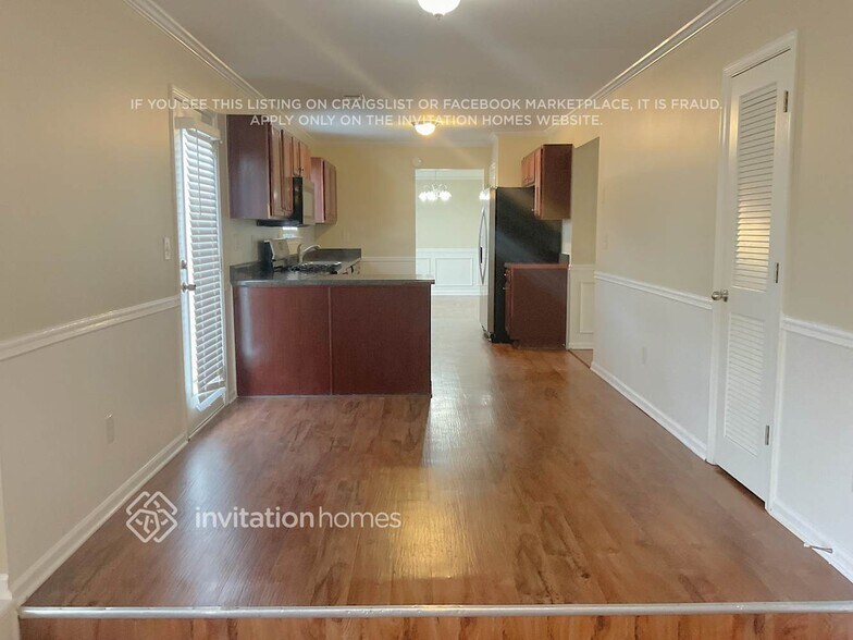 Building Photo - 301 Rambling Ct