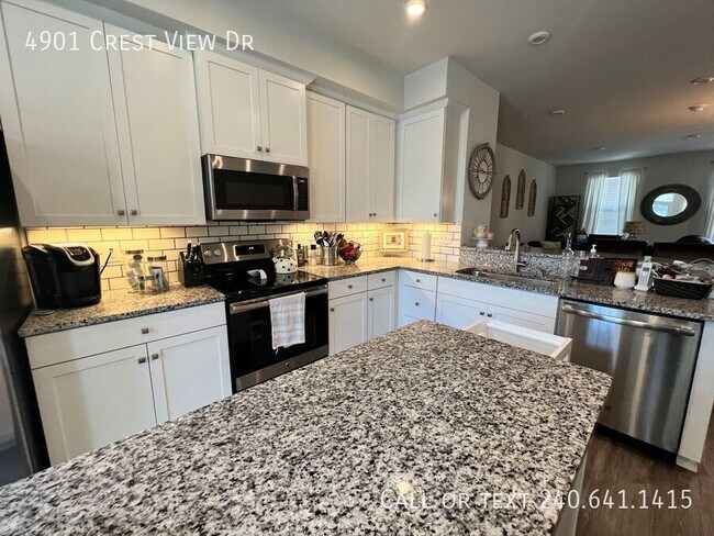 Building Photo - 4901 Crest View Dr