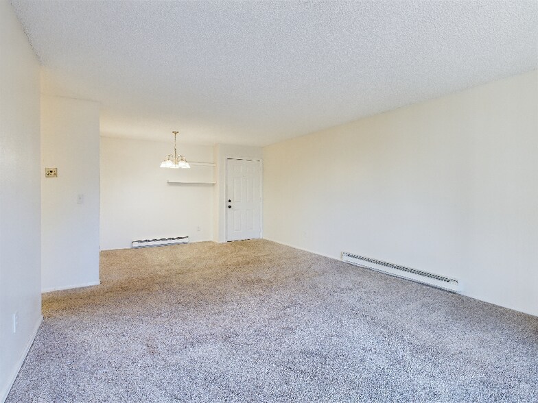 Building Photo - 14720 E Kentucky Dr