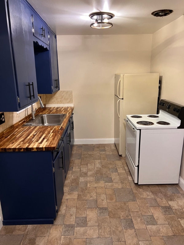 Building Photo - 19457 Hill St