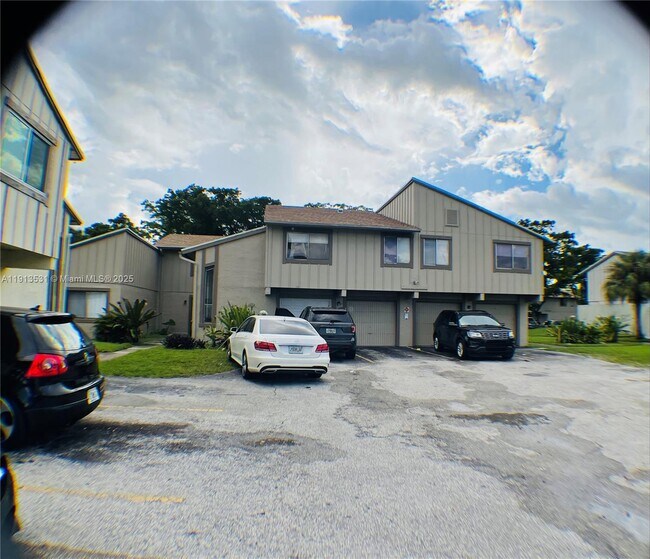 Building Photo - 5814 NW 22nd St