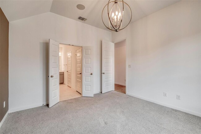 Building Photo - 305 Langhorne Bnd