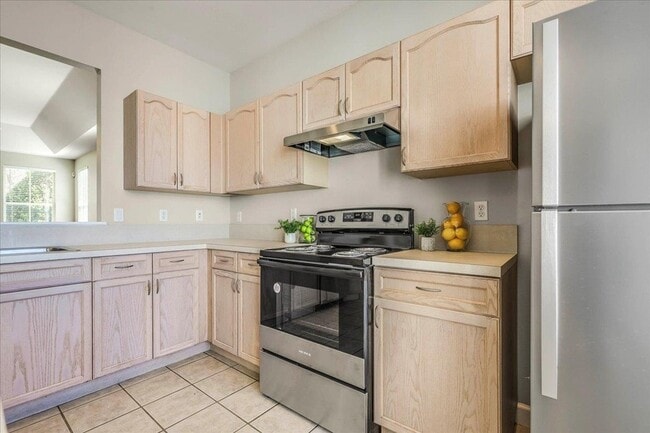 Building Photo - 3570 Four Oaks Blvd