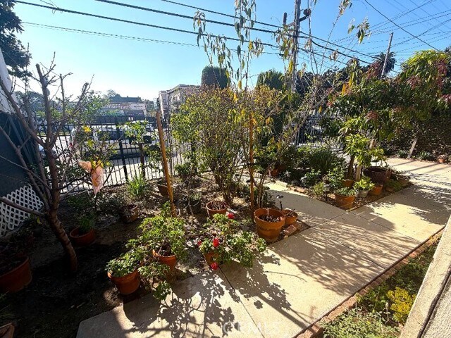 Building Photo - 1503 W Adams Blvd