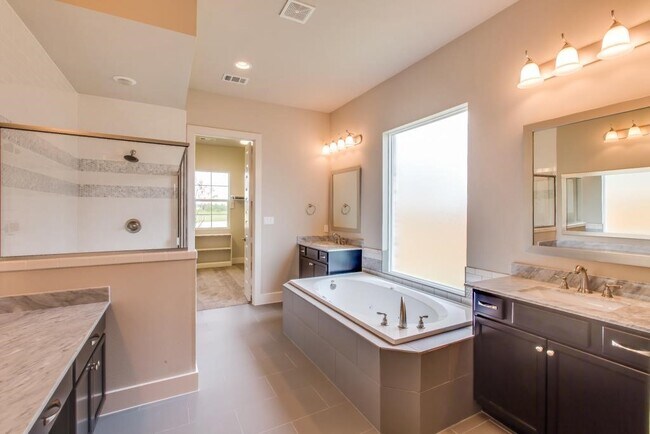 Building Photo - 76 Palmero Way