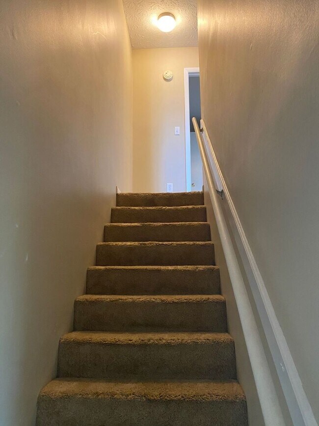 Building Photo - Efficient Townhome w/Easy Access to Lynn Haven, Historic St. Andrew's & PCB!