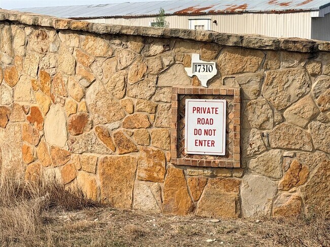 Building Photo - 17310 State Hwy 95