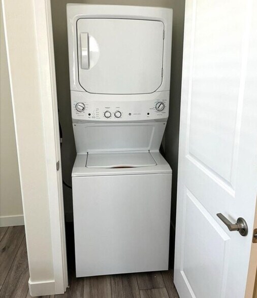 Washer & Dryer / Water Included - 8014 Shadow Hill Dr