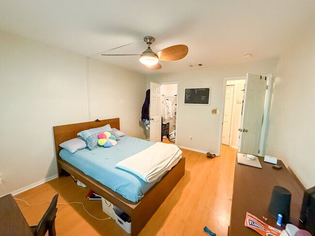 Building Photo - Tumblin Creek D-22