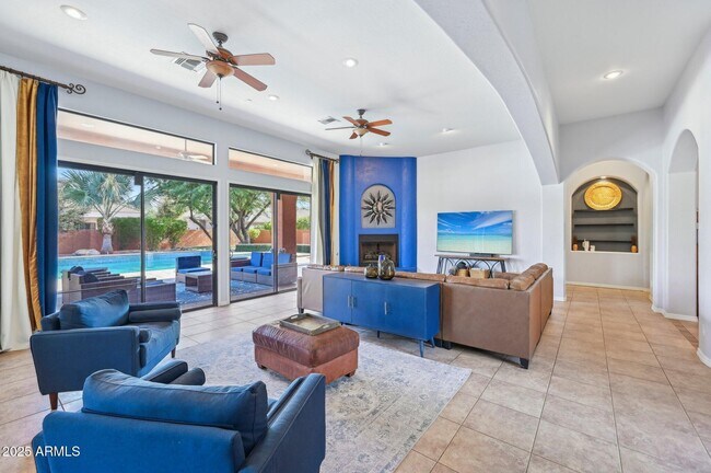 Building Photo - 351 N Cloverfield Cir