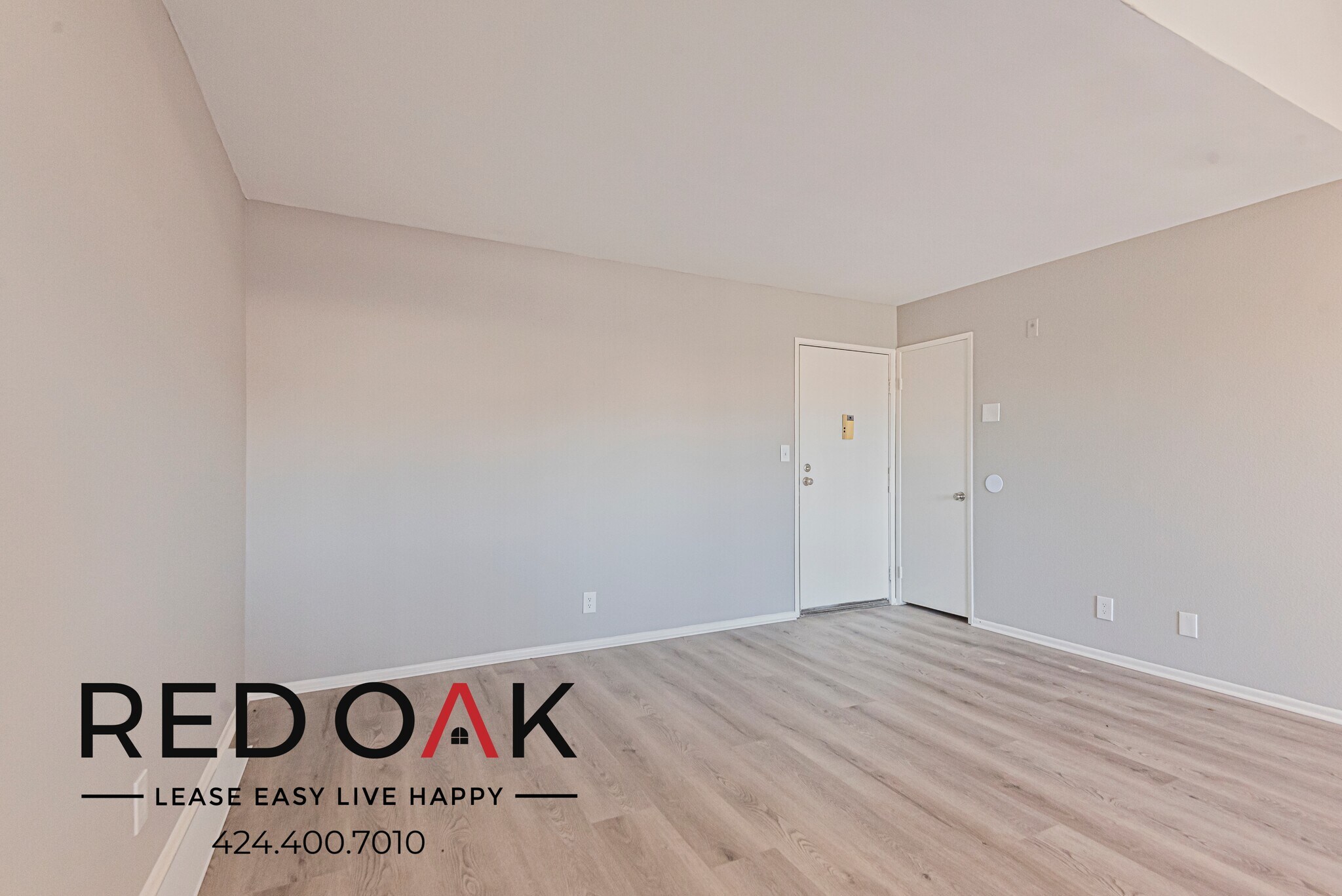 Building Photo - 8614 Woodley Ave