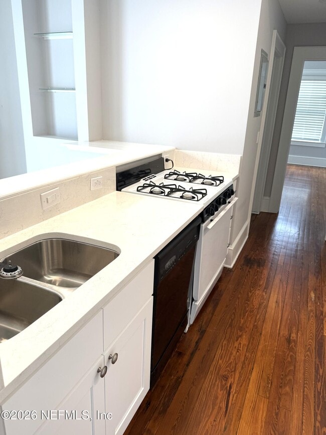 Building Photo - 1736 Naldo Ave