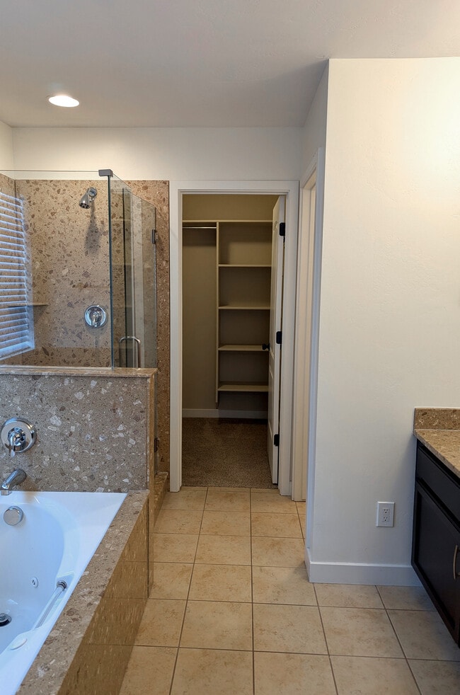 Building Photo - 7514 Lucca Ct