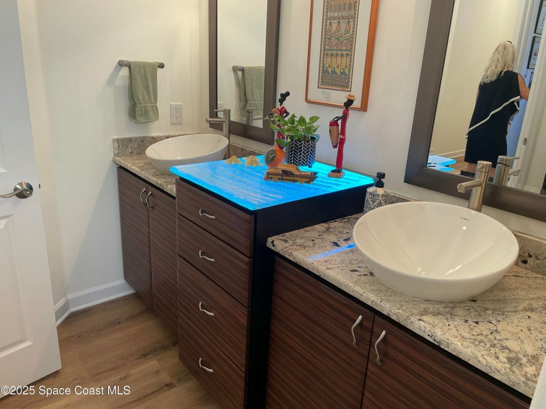 Building Photo - 12 Marina Isles Blvd