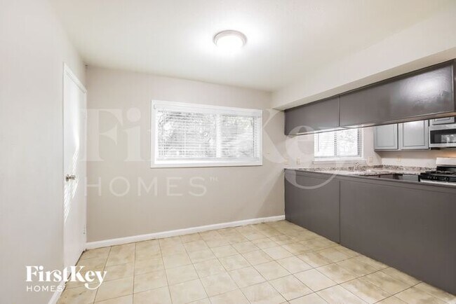 Building Photo - 3214 Sycamore Springs Dr