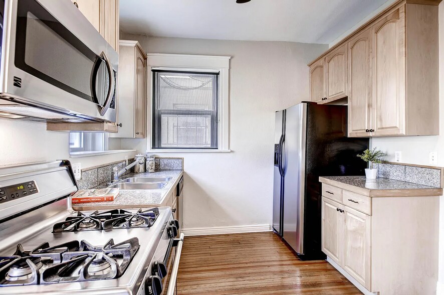 Building Photo - 1333 E 17th Ave