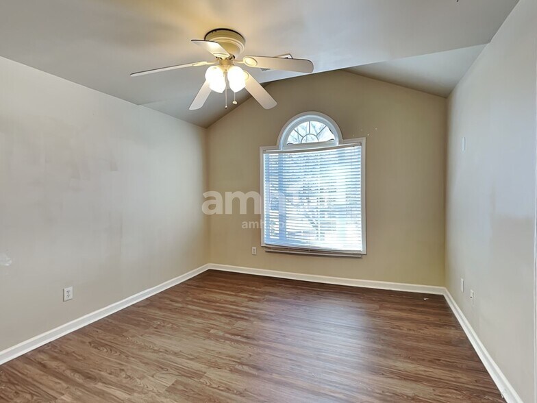 Building Photo - 5609 Grammercy Dr SW