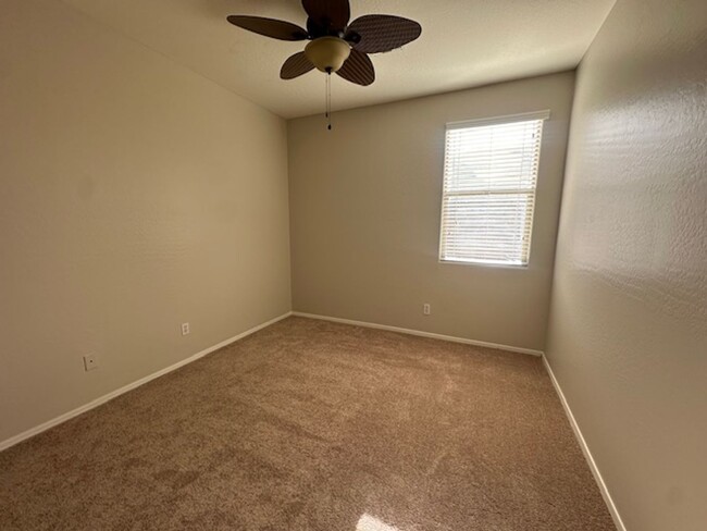 Building Photo - Single level 4 bedroom home in Chandler, w...