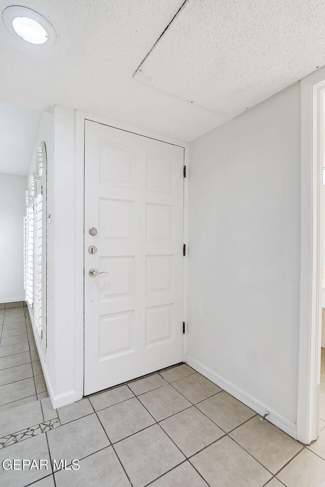 Building Photo - 1742 Pico Alto Dr