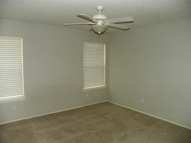 Building Photo - 6918 Dallas Dr