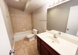 Building Photo - 525 Lowell Ave