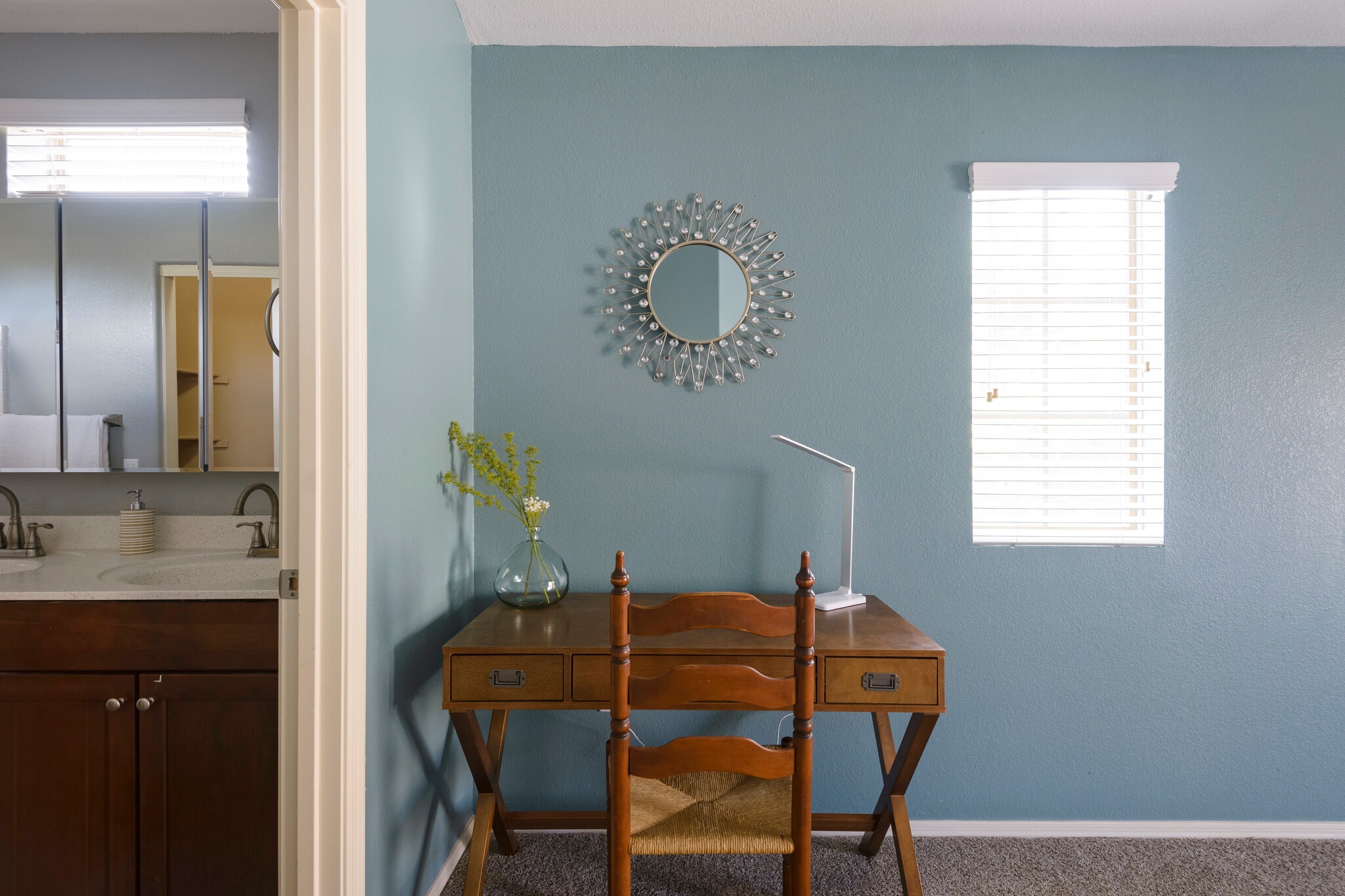 Building Photo - 2402 E 5th St