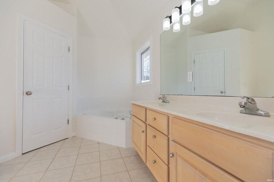 Building Photo - 3466 Eastbrooke Ct