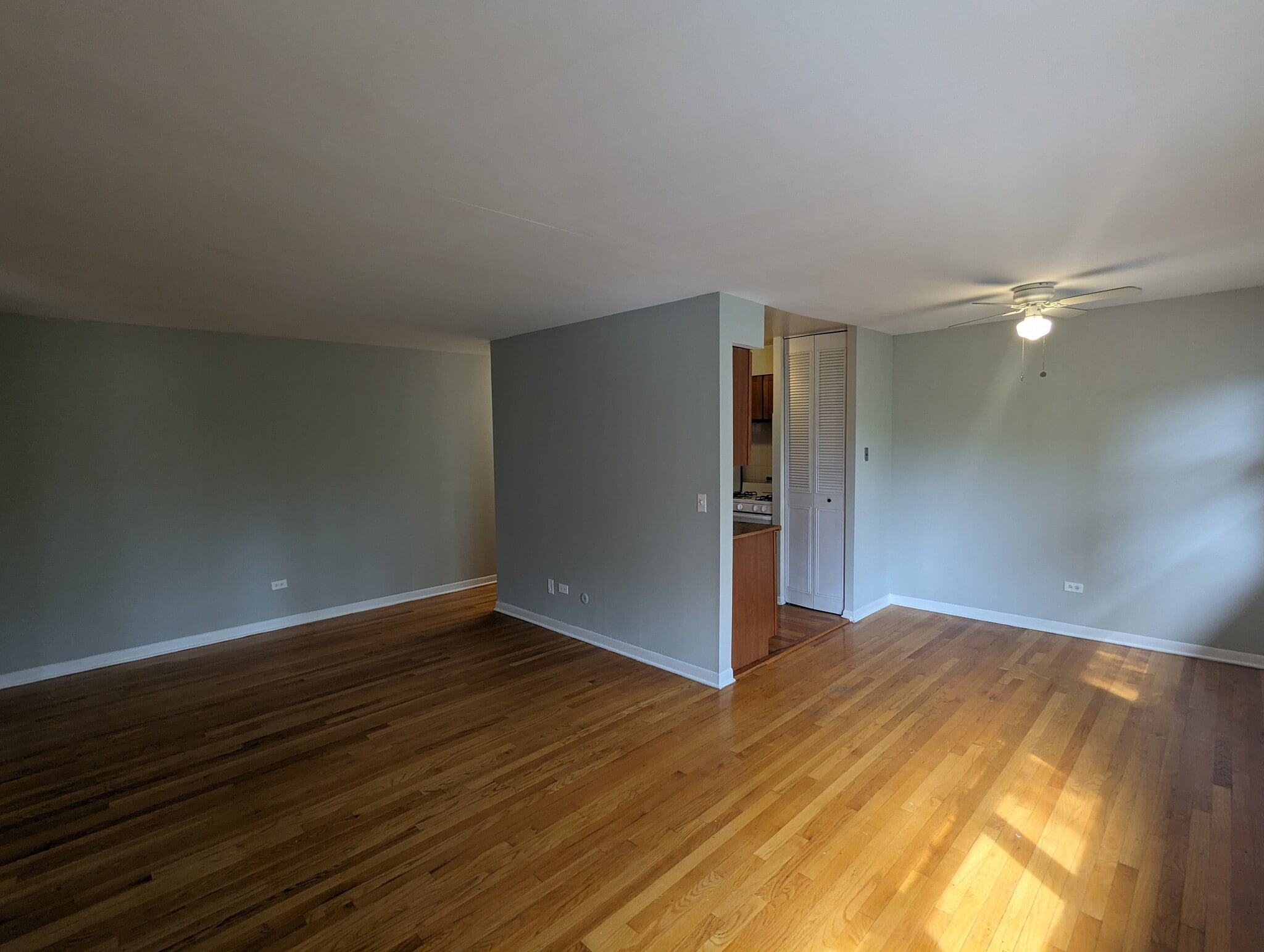 Building Photo - 502 W Briar Pl