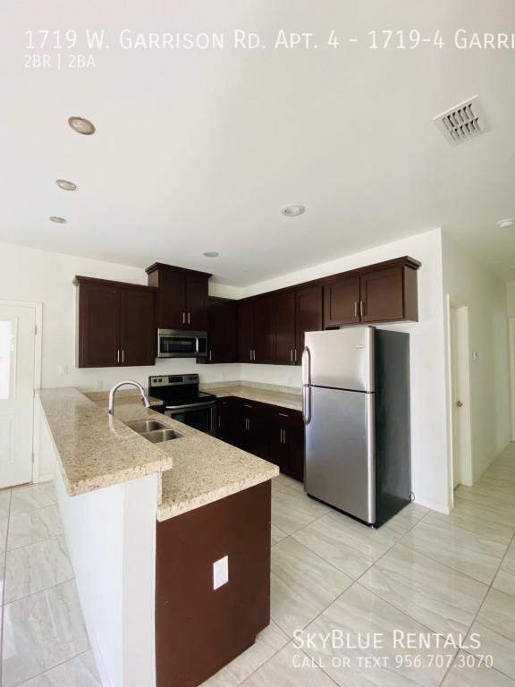 Building Photo - 1719 W Garrison Dr