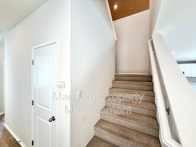 Building Photo - 36330 Albus Ave