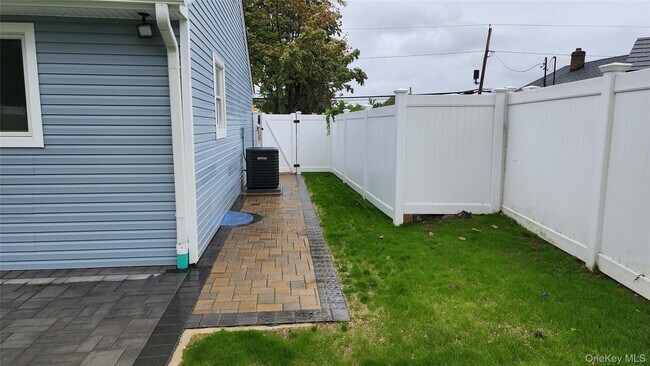 Building Photo - 126 Forest Ave