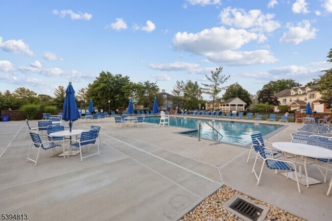 Building Photo - 1902 Bayley Ct