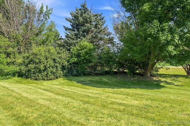 Building Photo - 306 E Conley Dr