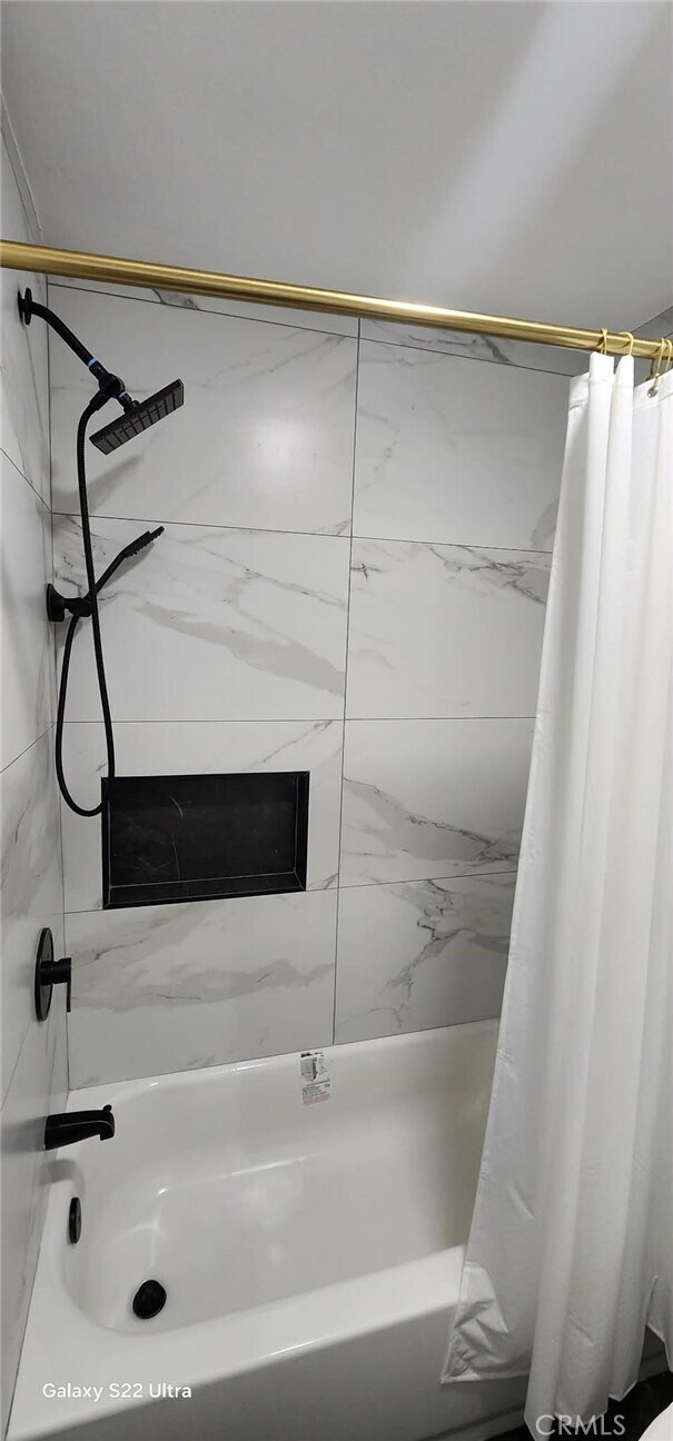 Building Photo - 1566 Pine Ave