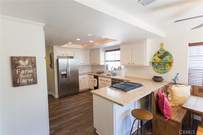 Building Photo - 289 N Cleveland St